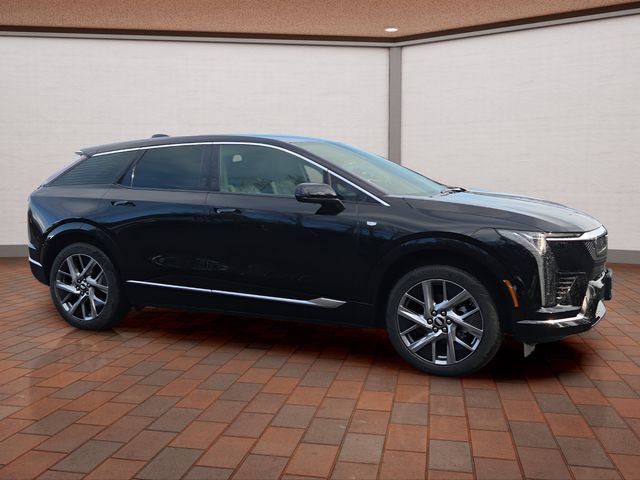 2026 Cadillac OPTIQ Luxury's photo