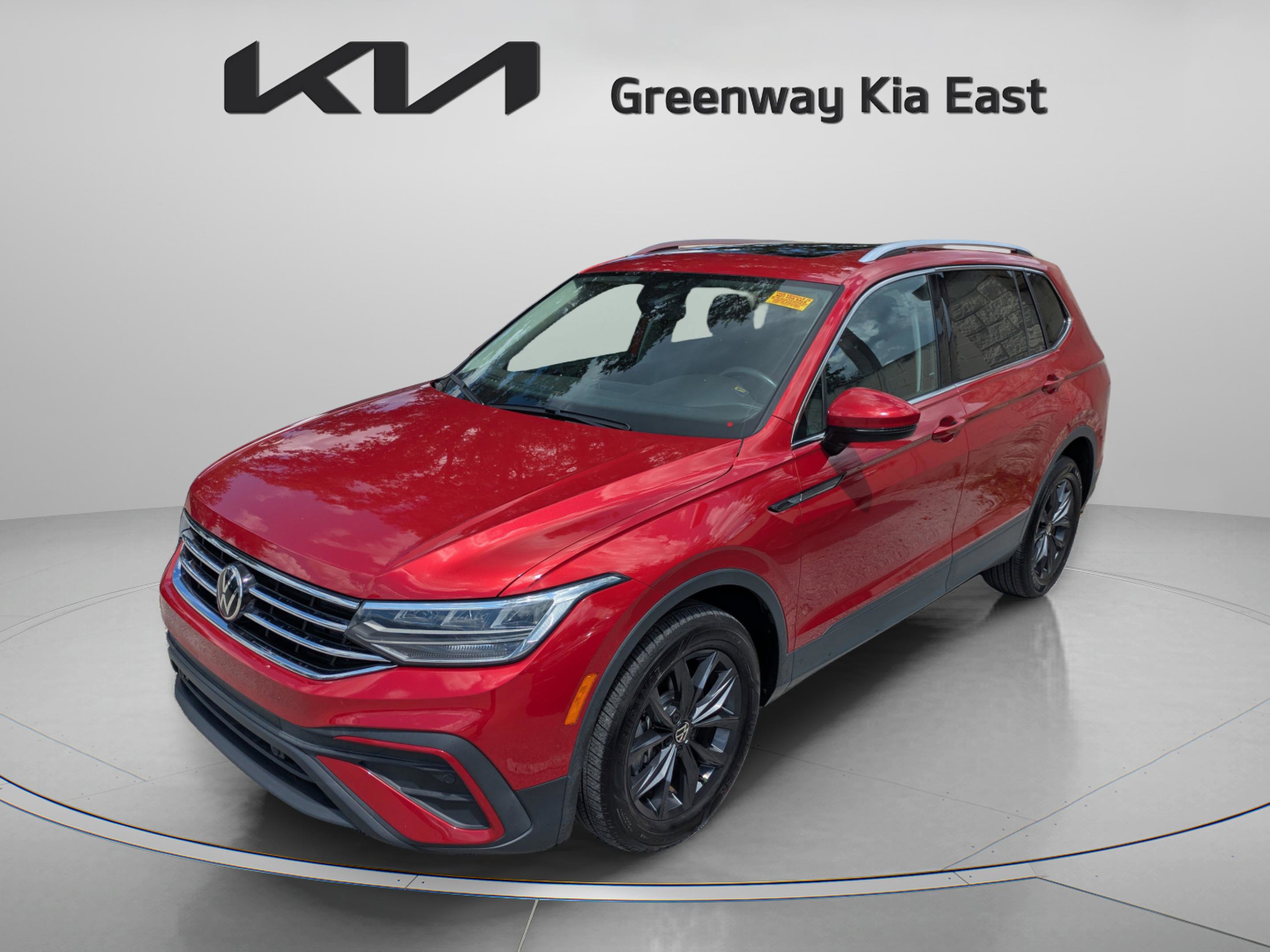 2022 Volkswagen Tiguan SE photo 3