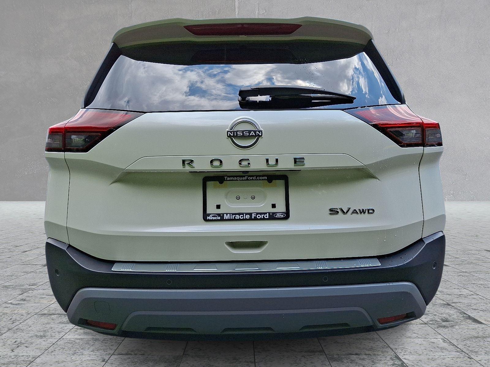 2022 Nissan Rogue SV photo 5