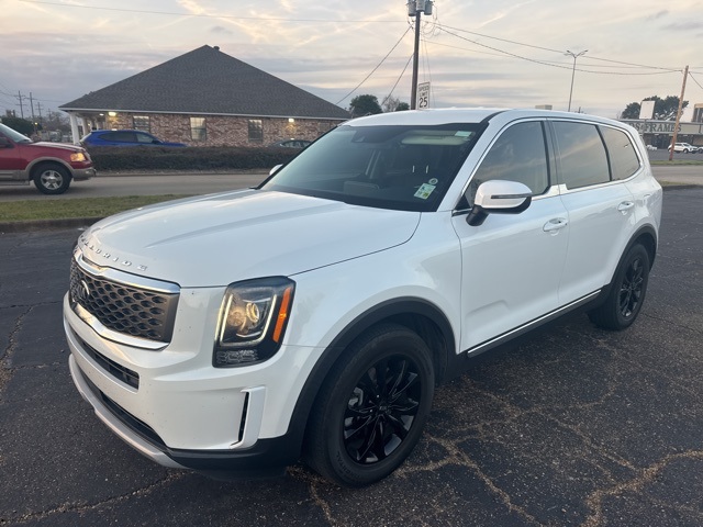 2020 Kia Telluride LX's photo