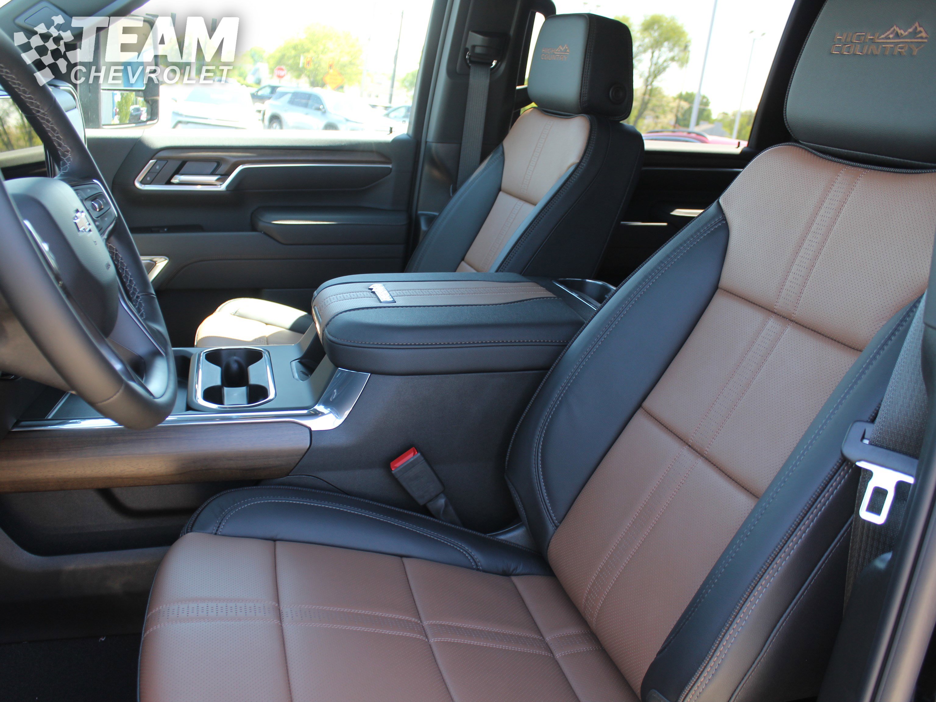2025 Chevrolet Silverado 2500HD High Country photo 8