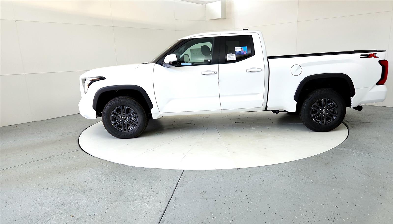 2025 Toyota Tundra SR5 Double Cab photo 5