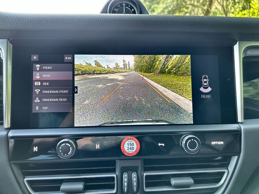 2024 Porsche Macan Base photo 21