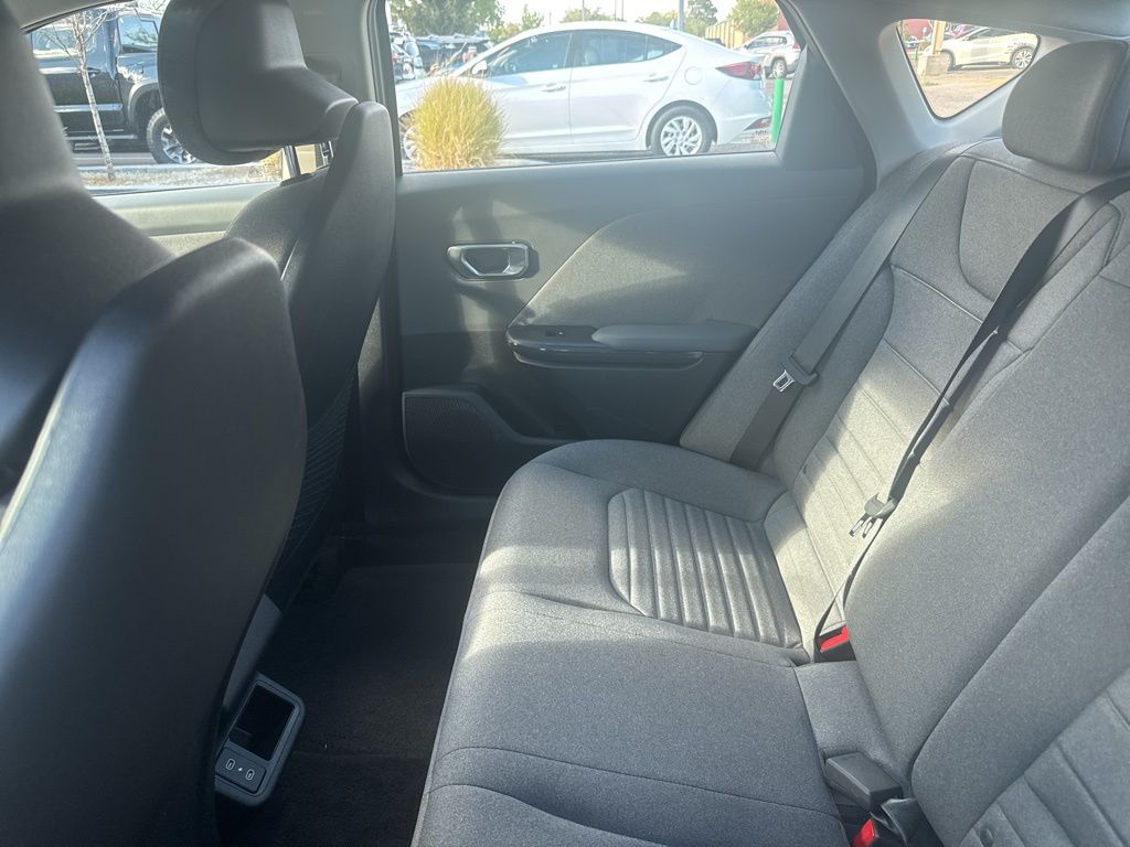 2025 Kia K4 EX photo 7