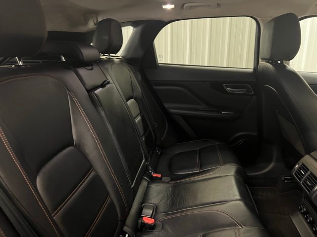 2020 Jaguar F-PACE Prestige photo 16