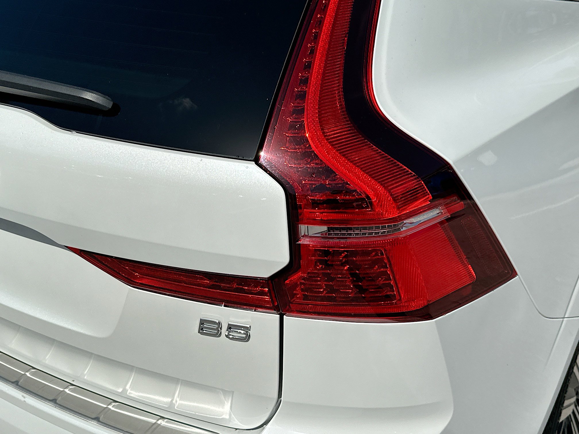 2023 Volvo XC60 Plus photo 28