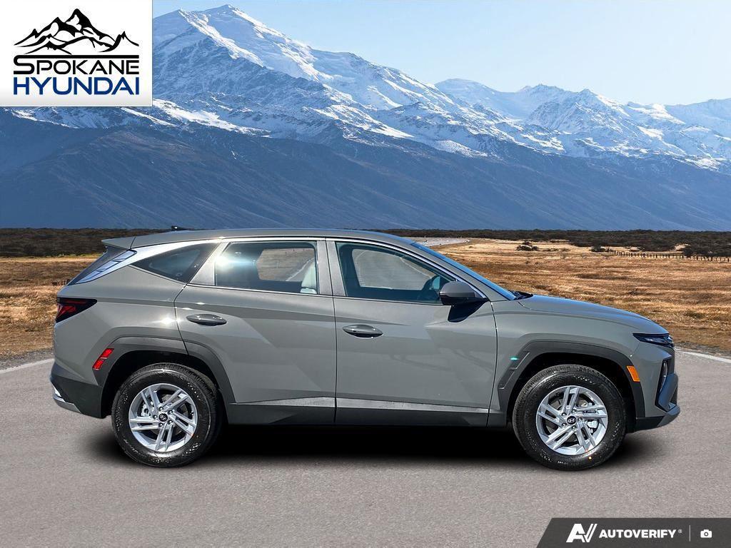 2025 Hyundai Tucson SE photo 6
