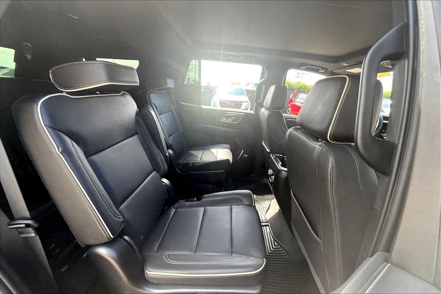 2023 Gmc Yukon SLT photo 18