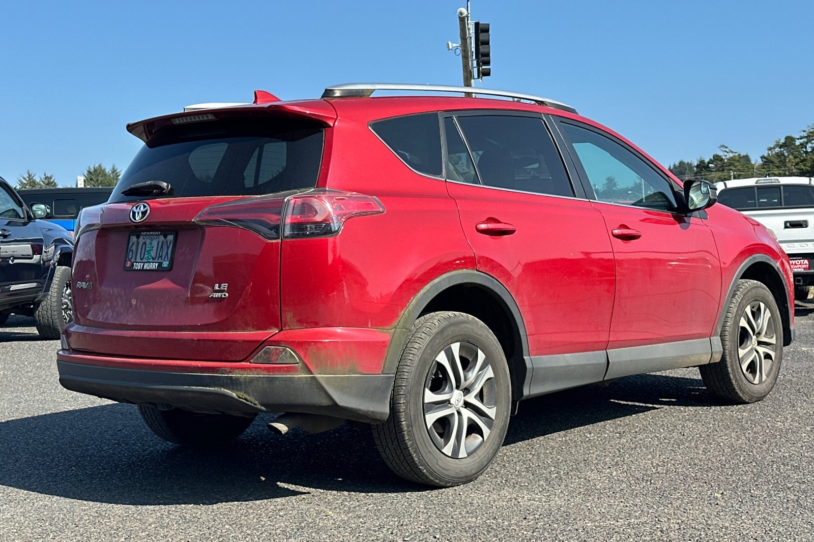 2016 Toyota RAV4 LE photo 2