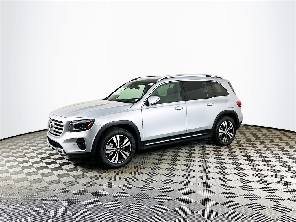 2026 Mercedes Benz GLB 250 4MATIC photo 2