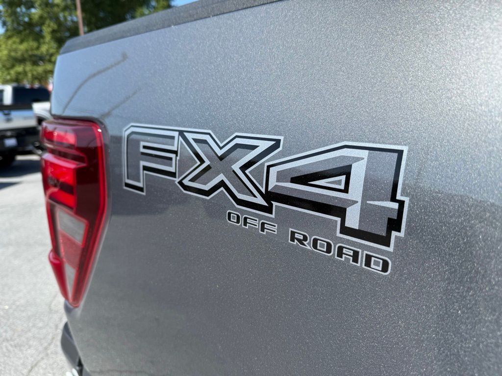 2025 Ford F-150 Lariat photo 11