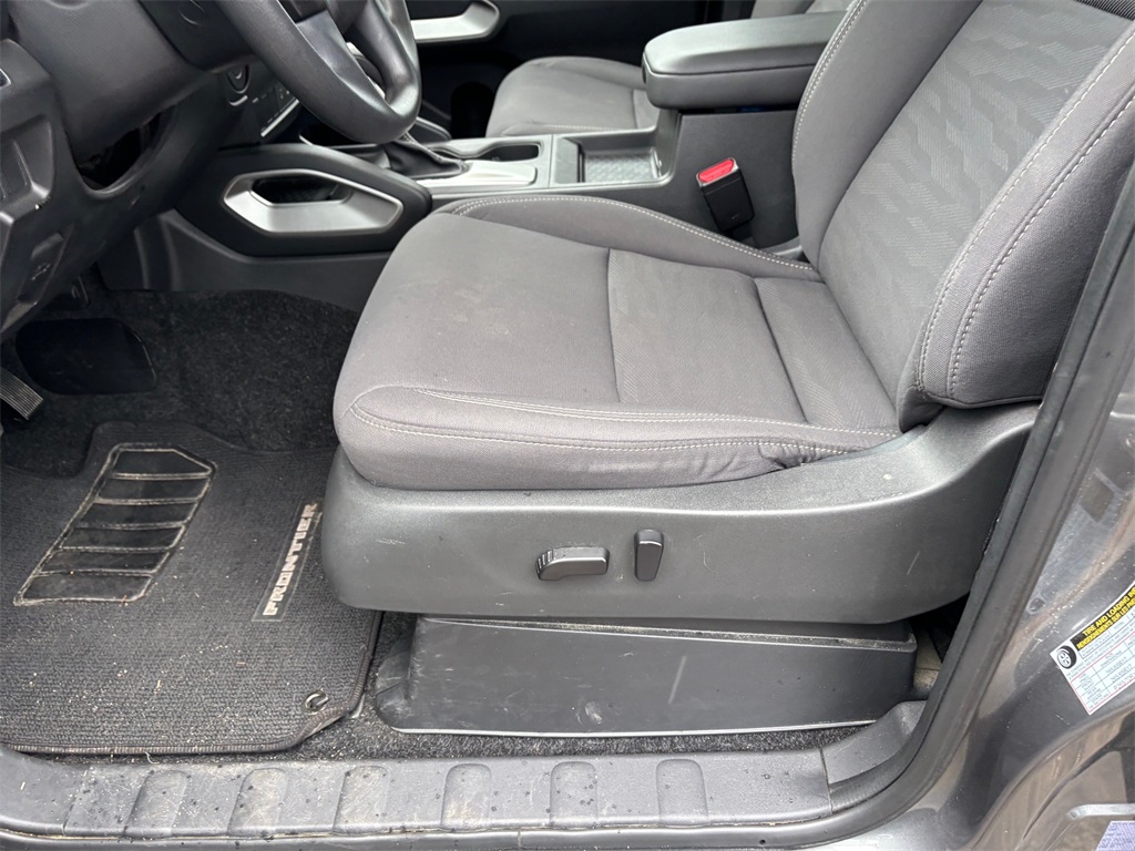 2023 Nissan Frontier SV photo 17