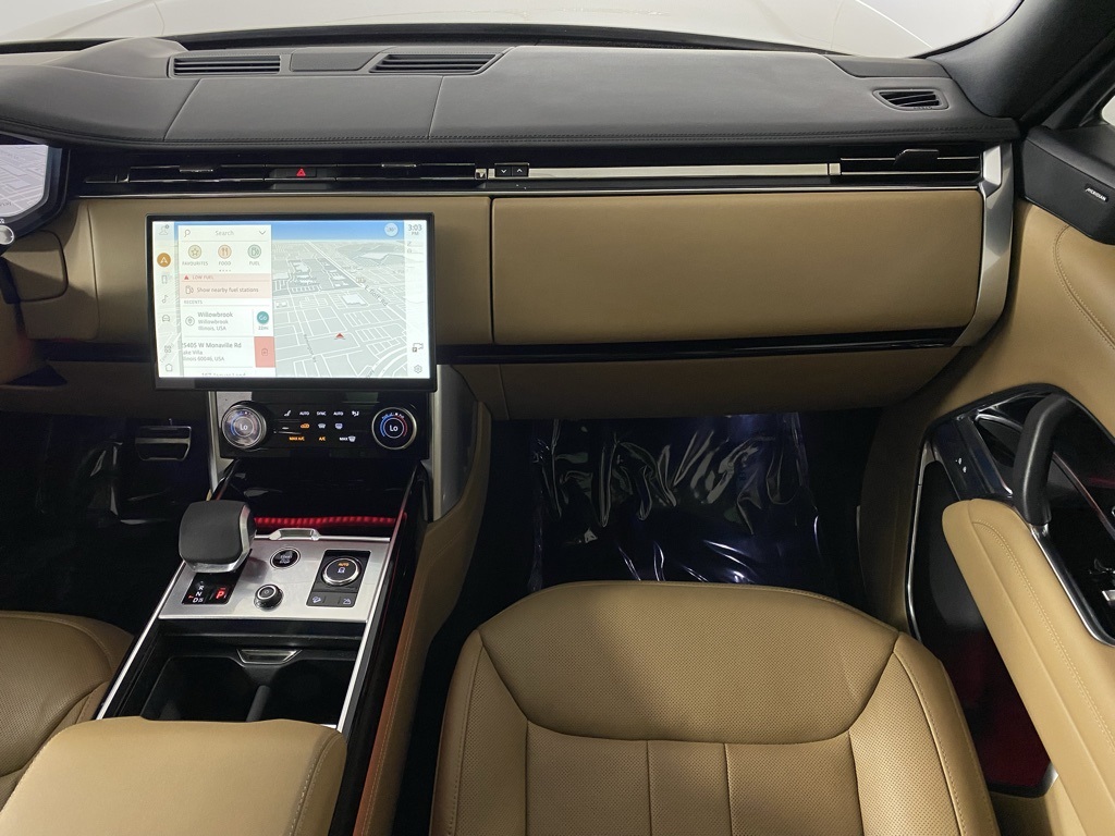2023 Land Rover Range Rover SE photo 25