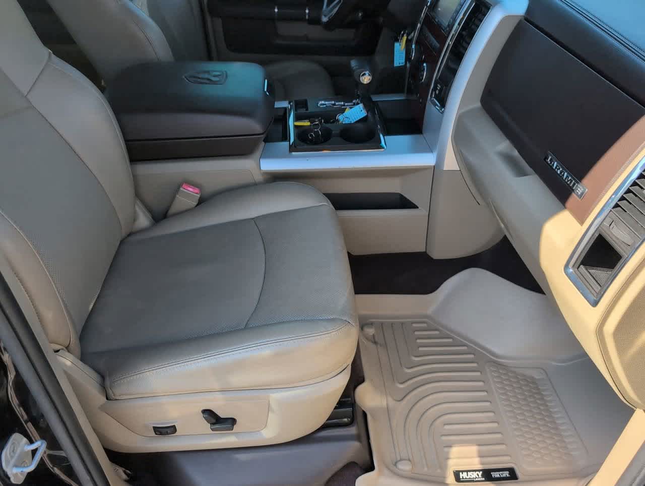 2010 Dodge Ram Laramie photo 3