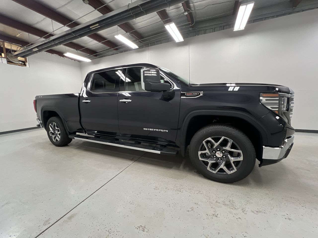 2026 Gmc Sierra 1500 SLT photo 8