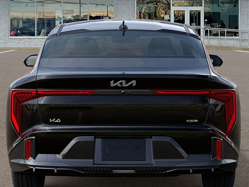 2025 Kia K4 GT-Line photo 11