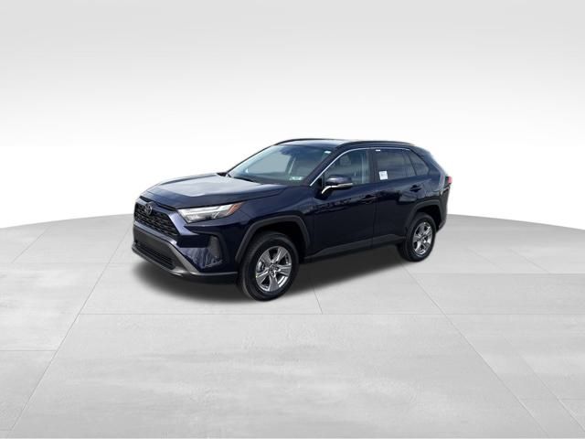 2025 Toyota RAV4 XLE's photo
