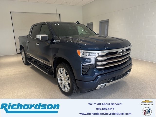 2022 Chevrolet Silverado 1500 High Country's photo