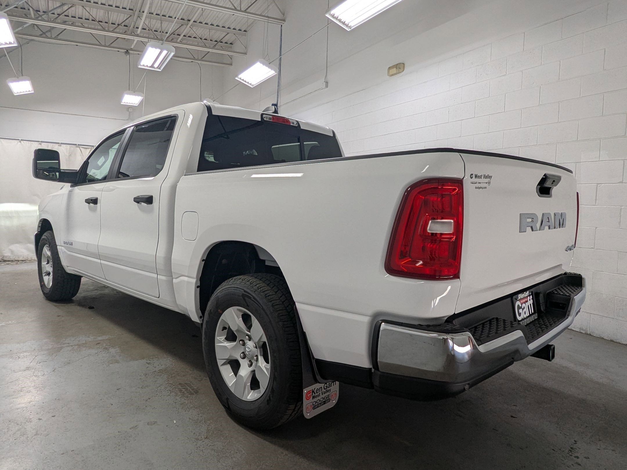 2025 Ram 1500 Tradesman photo 5