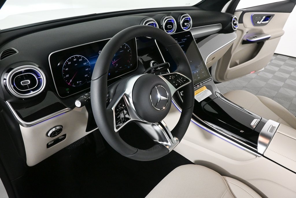 2026 Mercedes Benz GLC 300 photo 2