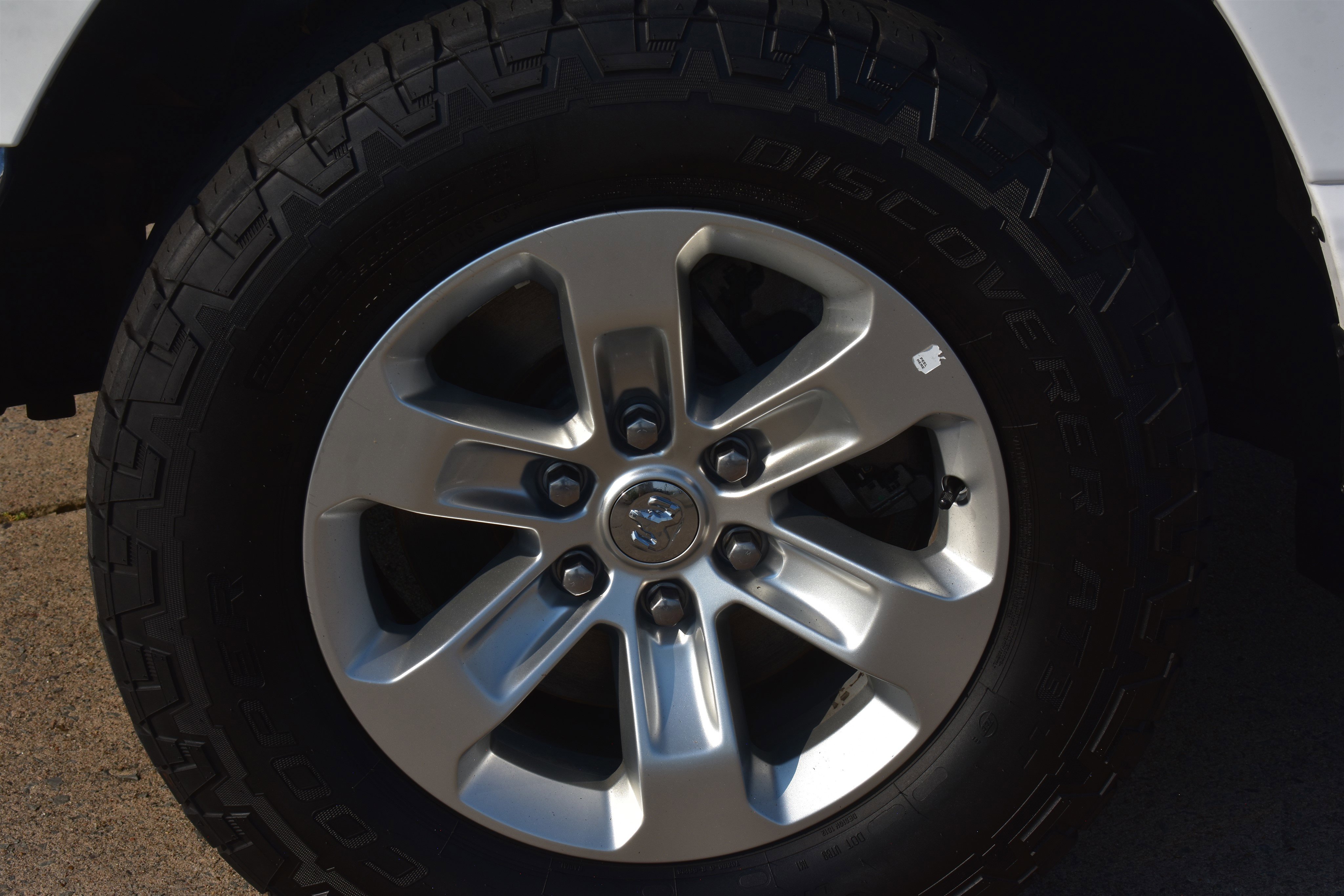 2024 Ram 1500 Laramie photo 6