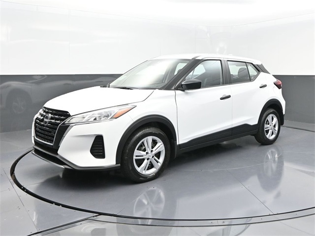 2025 Nissan KICKS PLAY Base's photo