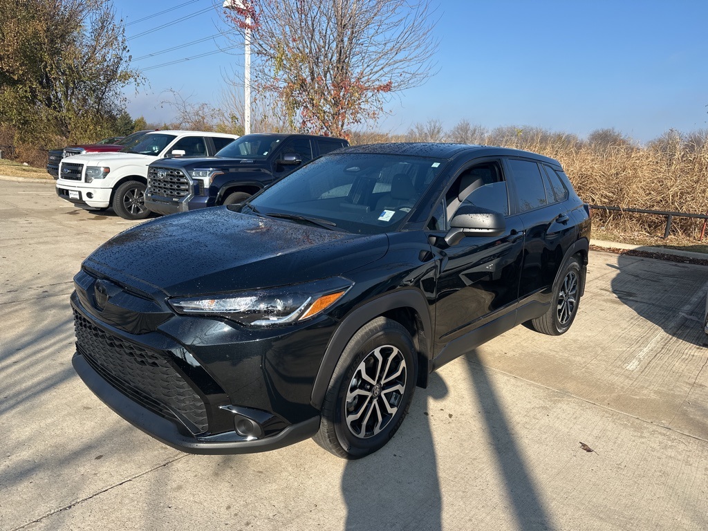 2025 Toyota Corolla Cross S's photo