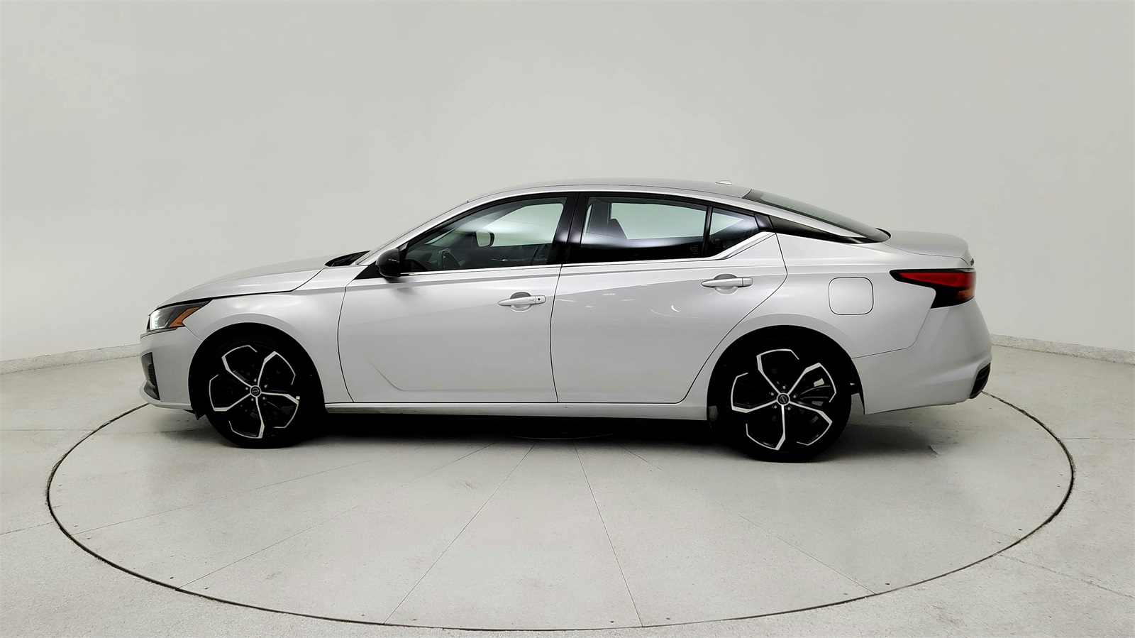 2024 Nissan Altima 2.5 SR photo 3