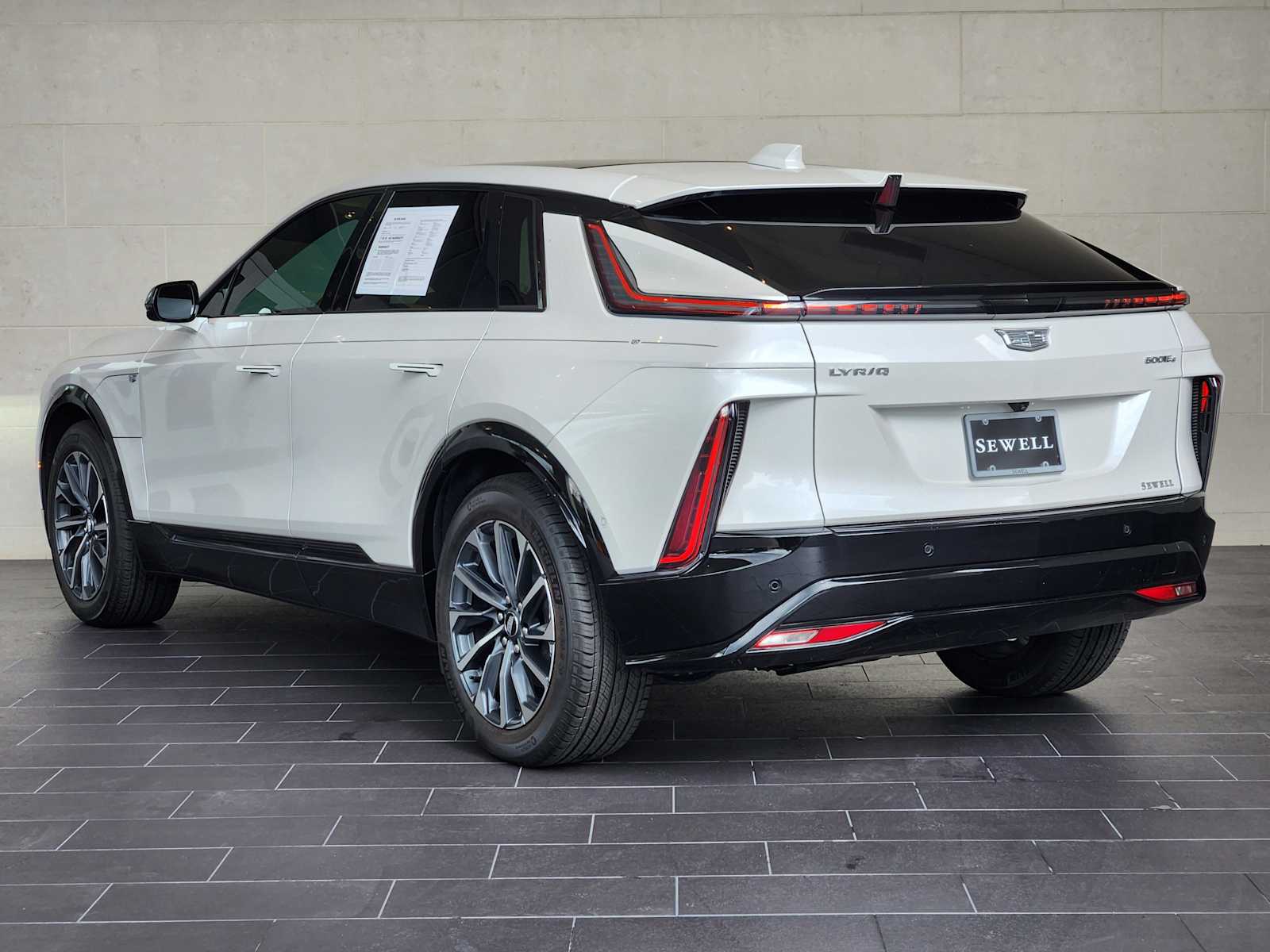 2025 Cadillac Lyriq Sport photo 2