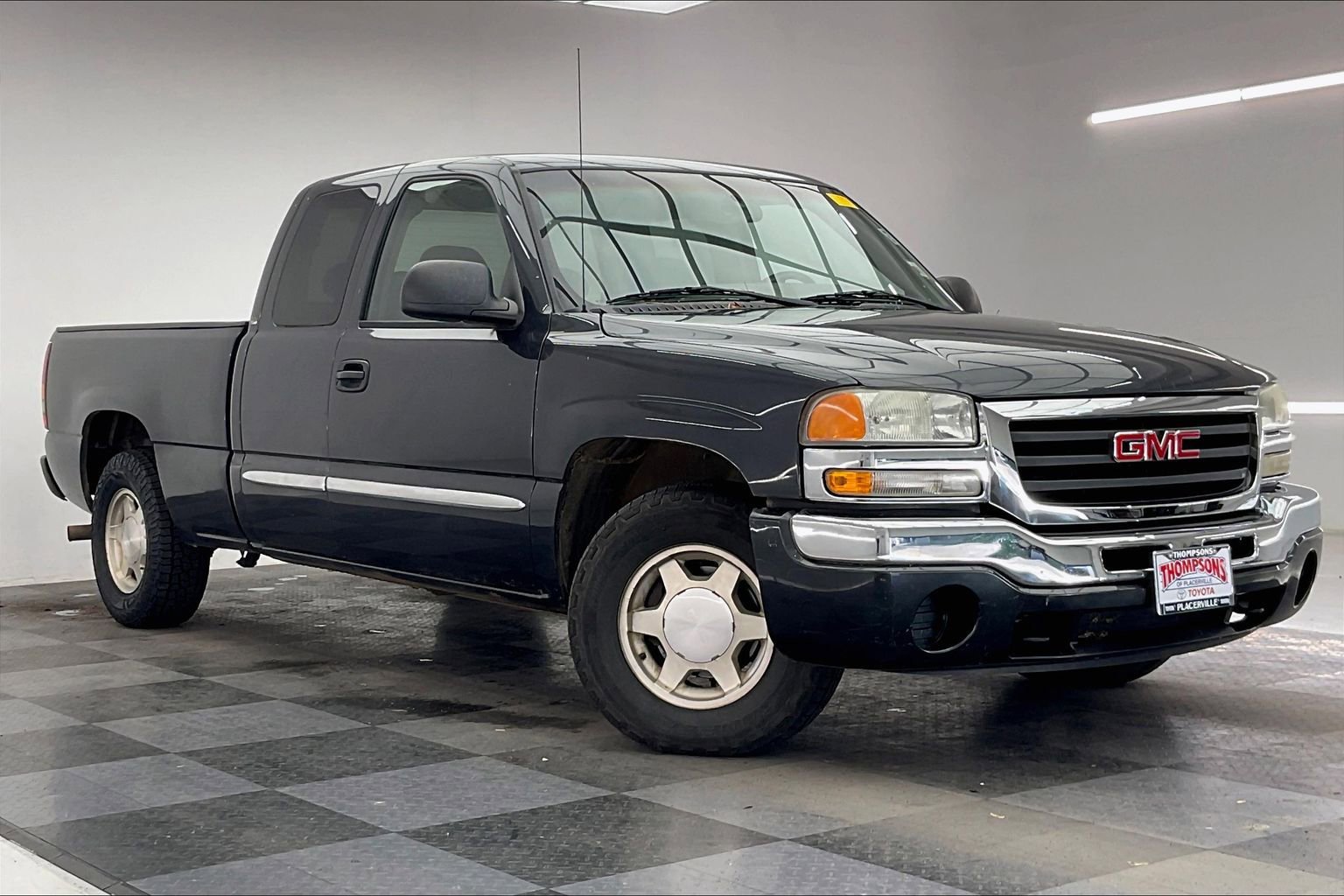 2003 GMC Sierra SLE's photo