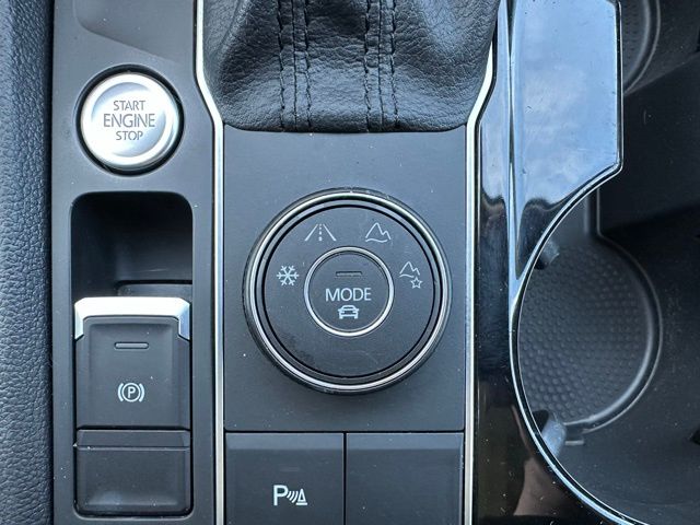 2021 Volkswagen Atlas SEL photo 21