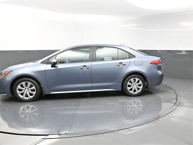 2025 Toyota Corolla LE photo 4