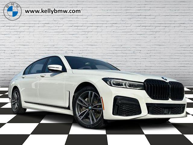 2022 BMW 7 Series 740i's photo