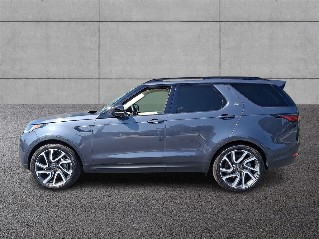 2025 Land Rover Discovery S photo 7