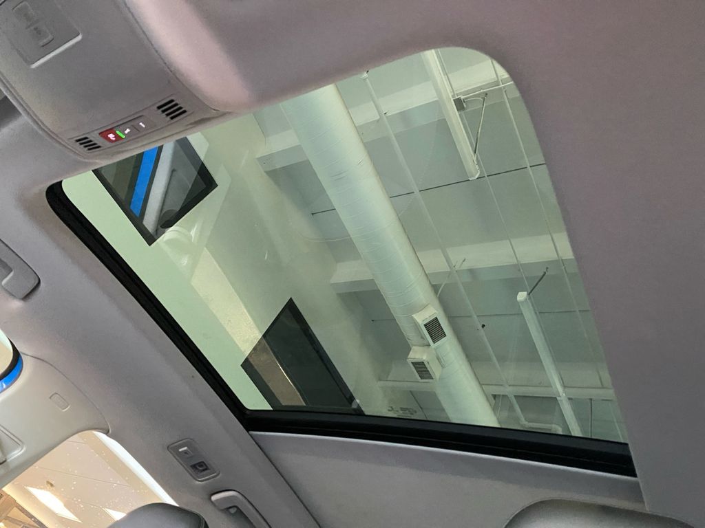 2022 Volkswagen Taos SE photo 19