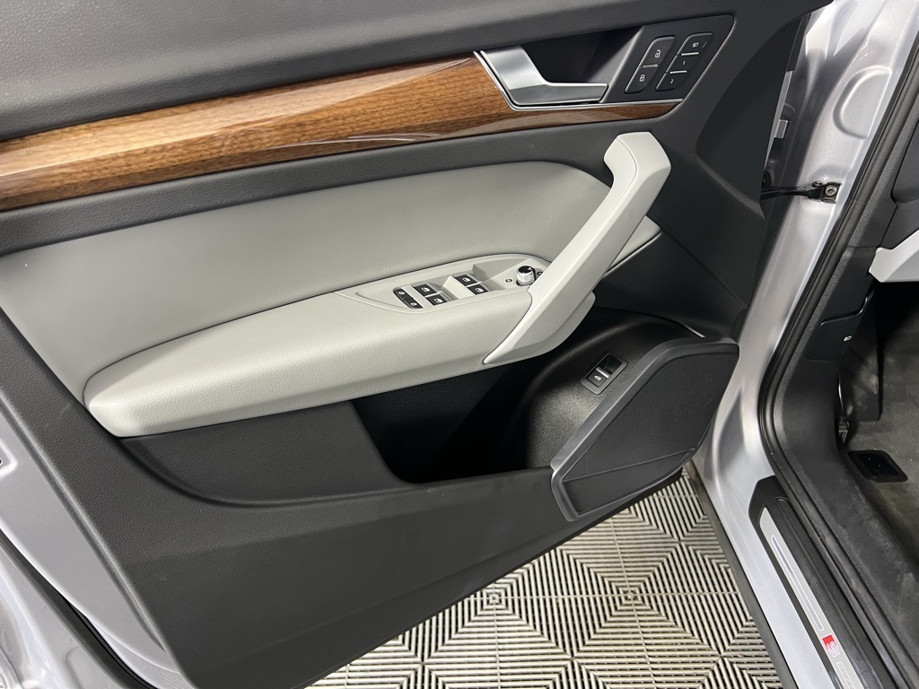 2022 Audi Q5 45 S line Premium photo 20