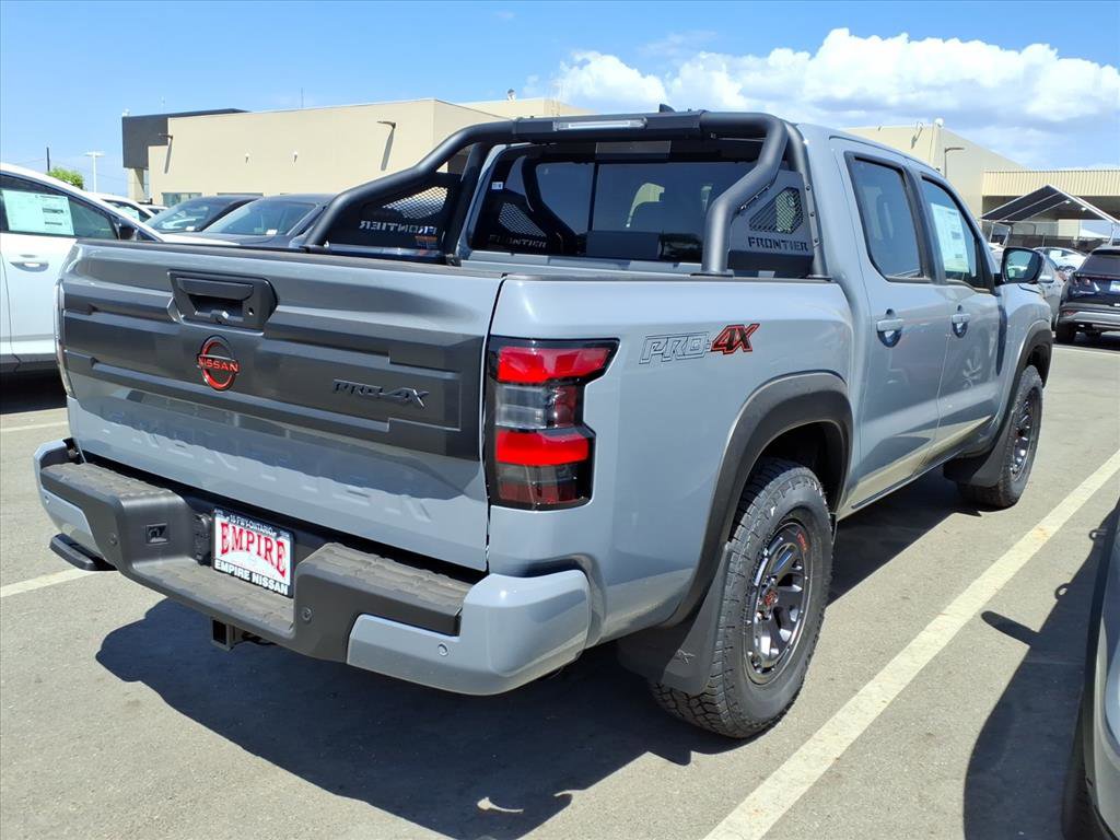 2025 Nissan Frontier Crew Cab PRO-4X photo 3