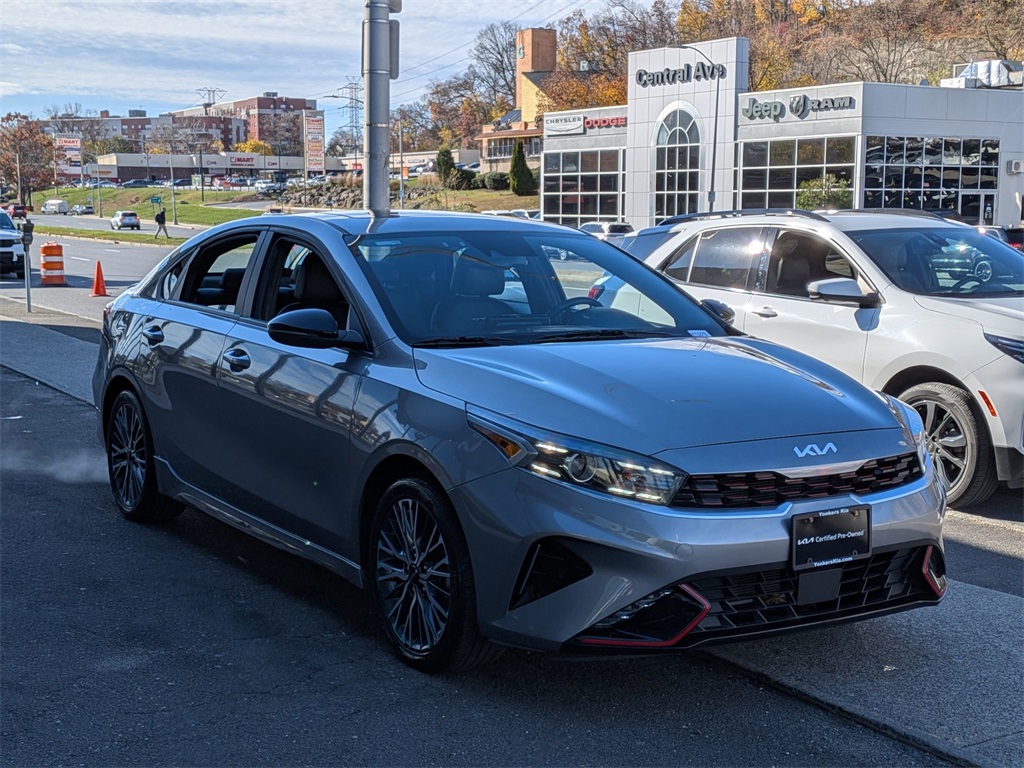 2023 Kia Forte GT-Line photo 3