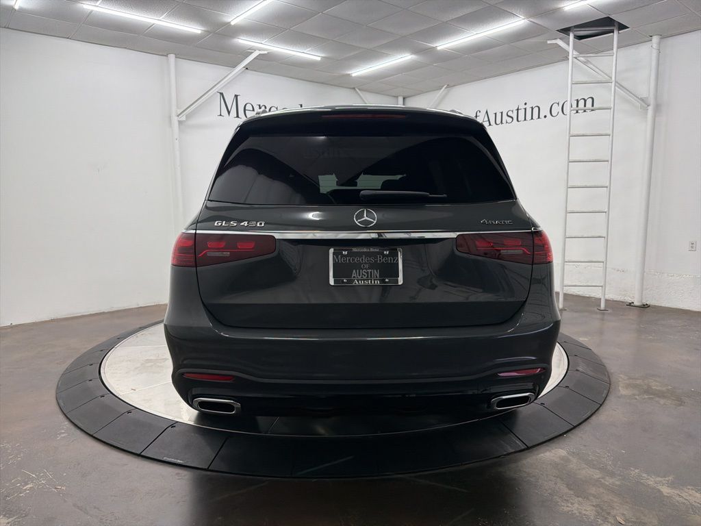 2026 Mercedes Benz GLS 450 4MATIC photo 3