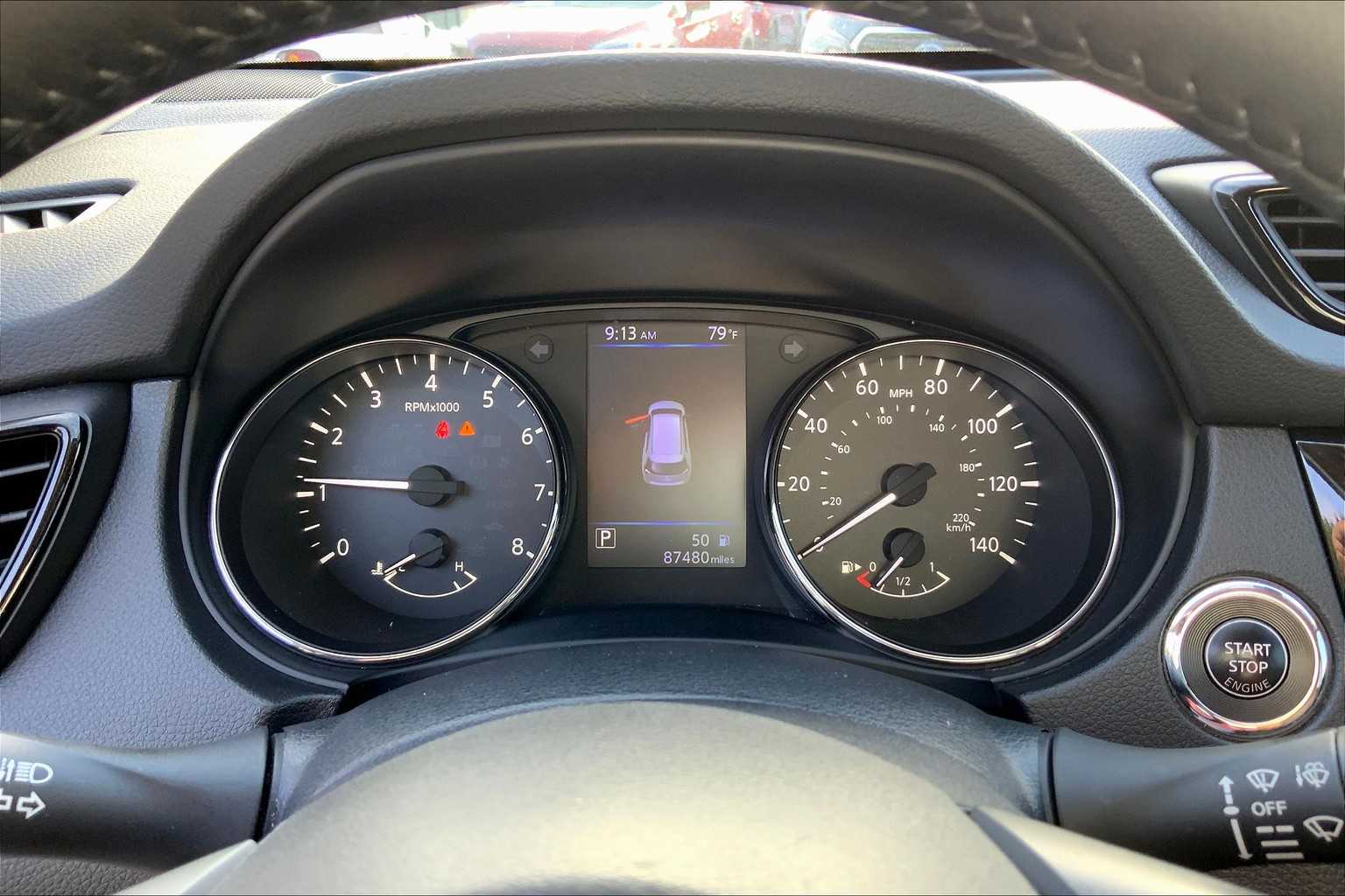 2020 Nissan Rogue SV photo 23