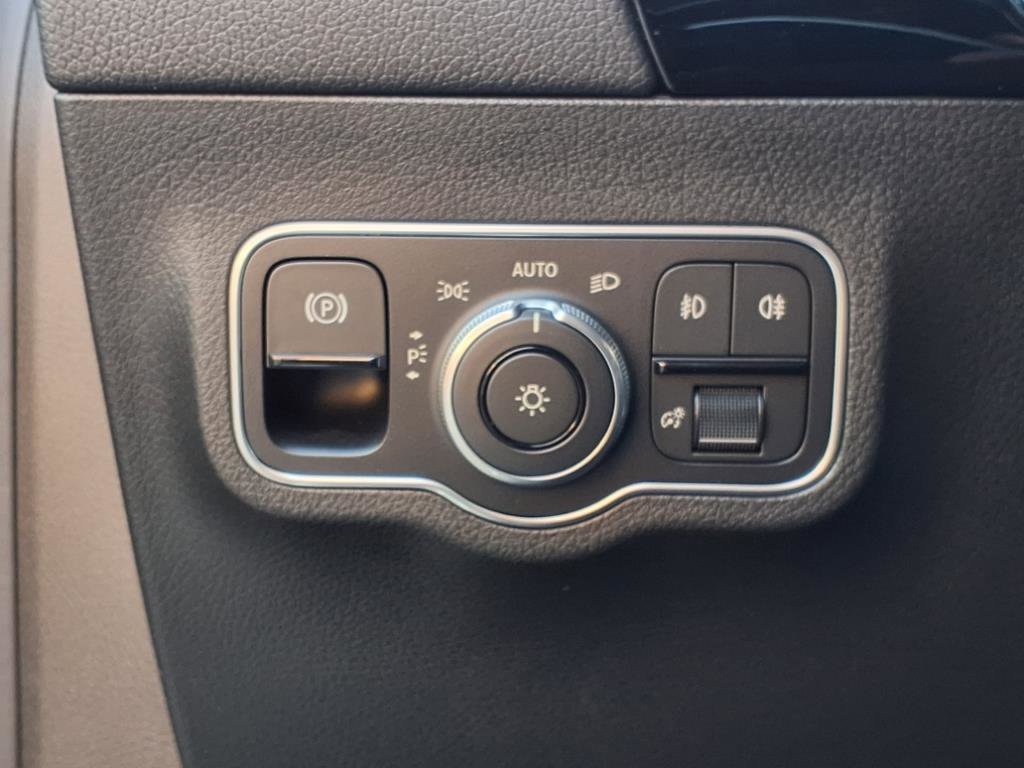 2025 Mercedes Benz GLA 250 photo 18