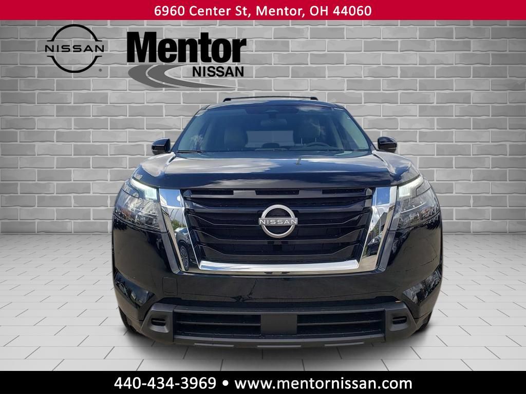 2025 Nissan Pathfinder SV photo 2
