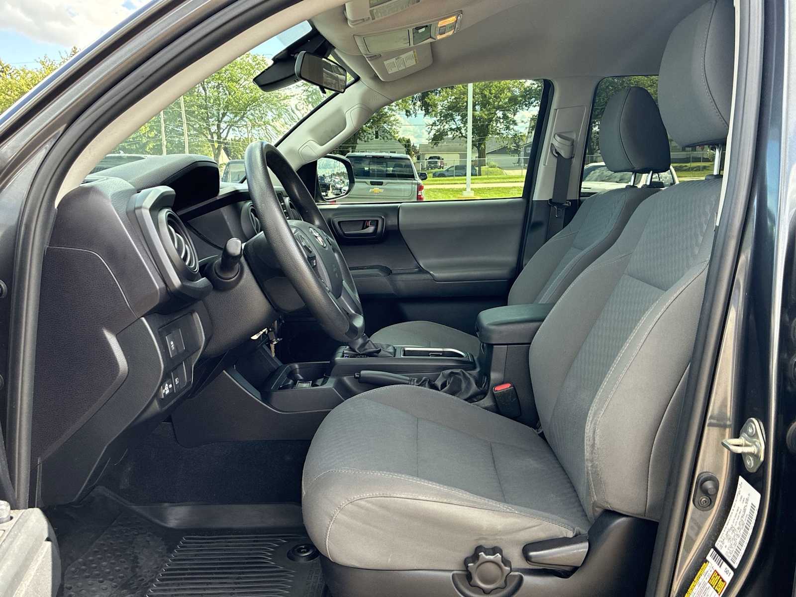 2020 Toyota Tacoma SR V6 photo 16