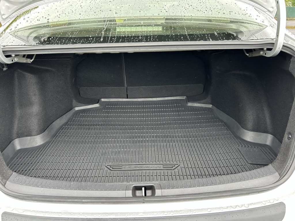 2022 Toyota Corolla SE photo 24