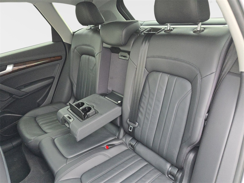 2018 Audi Q5 2.0T Premium Plus photo 11