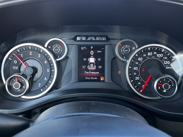 2025 Ram 1500 Tradesman photo 11