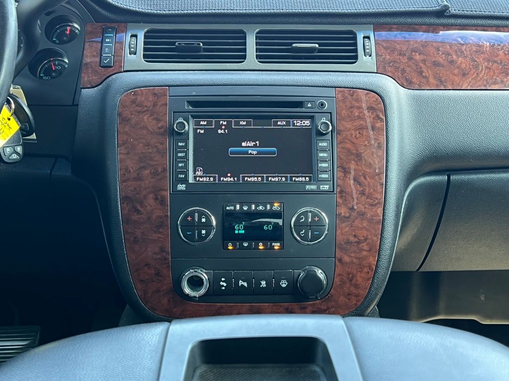 2008 Chevrolet Avalanche LTZ photo 21