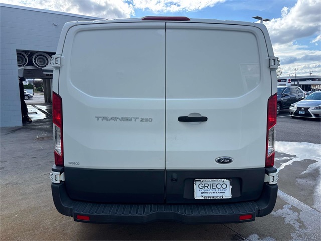 2017 Ford Transit photo 4