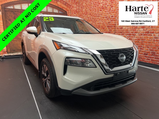 2023 Nissan Rogue SV's photo