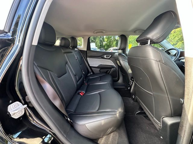 2022 Jeep Compass Latitude Lux photo 28